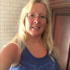 Meet your Posher, Debra